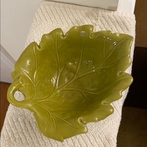 Leaves & Vines Green Ceramic Leaf-Shaped Bowl Candy Dish Autumn Decoration